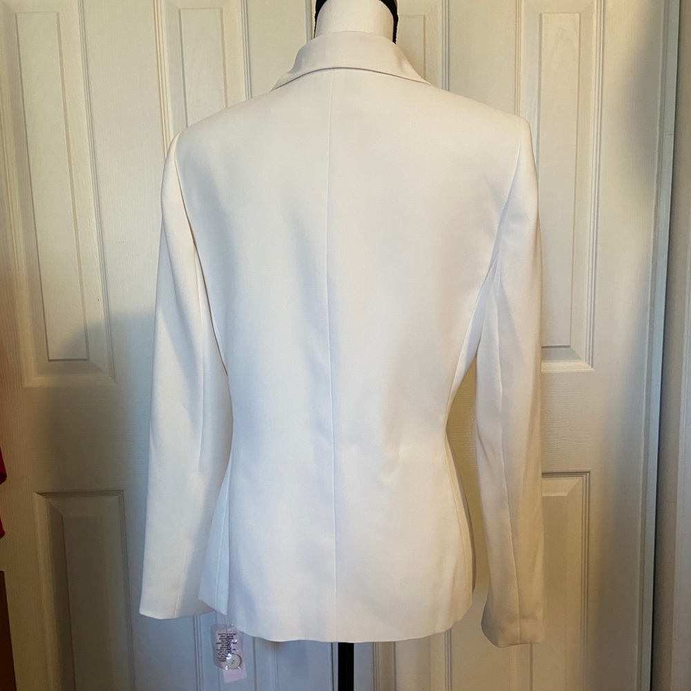 Blazer - Picture 6 of 6